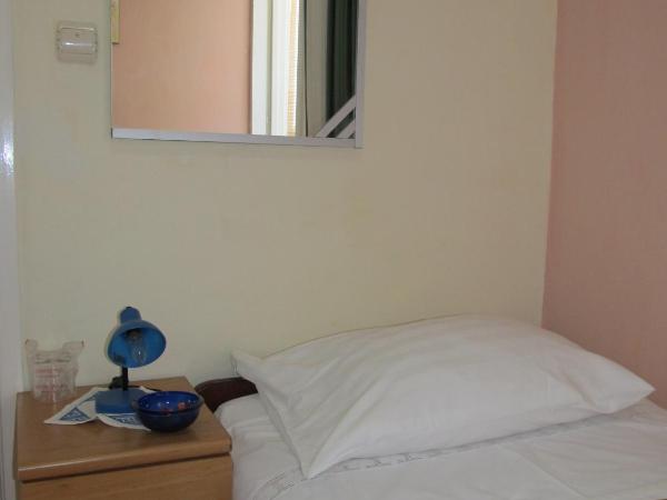 Sinistaj Rooms : photo 7 de la chambre chambre simple avec salle de bains commune et balcon