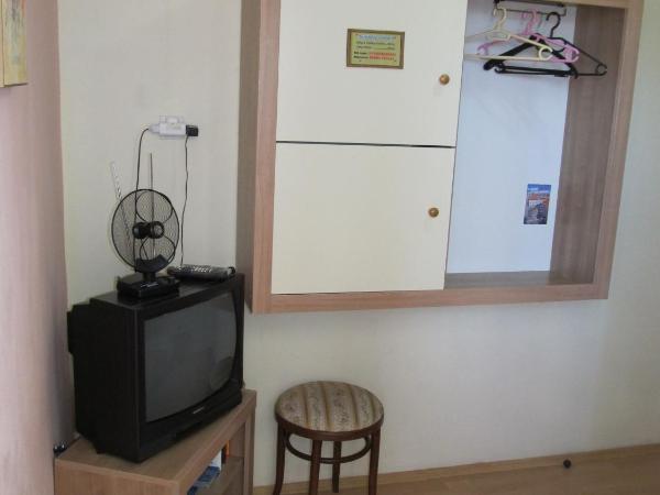 Sinistaj Rooms : photo 5 de la chambre chambre simple avec salle de bains commune et balcon