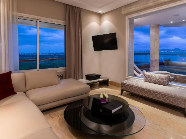 ADAM Hotel Suites : photo 2 de la chambre suite présidentielle avec piscine privée - vue sur lac