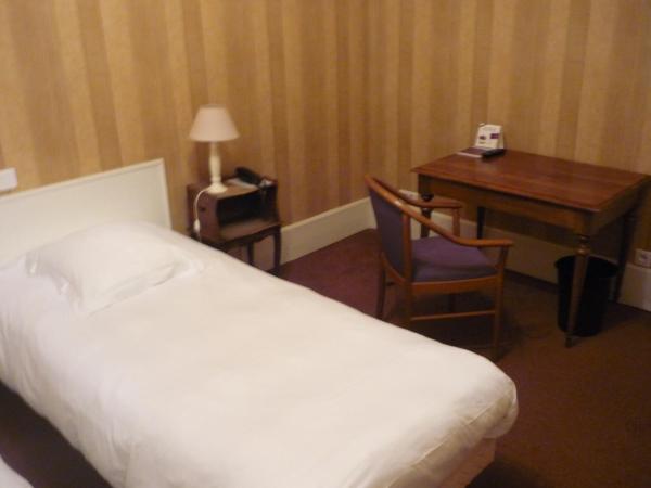 The Originals Boutique, Hôtel Terminus, Bourg-en-Bresse Gare : photo 5 de la chambre chambre lits jumeaux confort