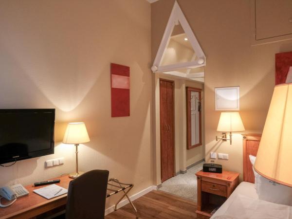 Hotel Savoy Hannover : photo 10 de la chambre forfait jour férié - chambre simple