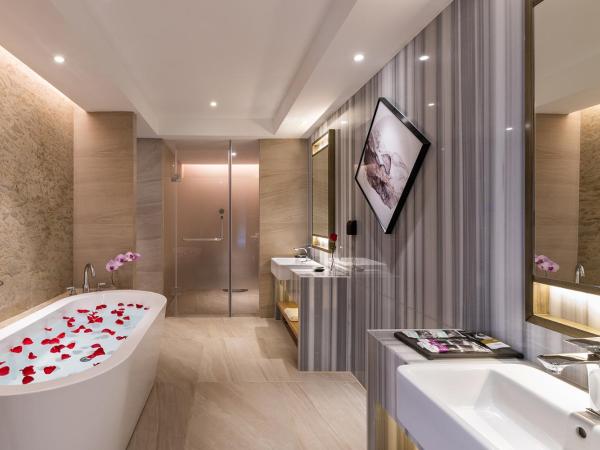 Mercure Chengdu Huapaifang : photo 1 de la chambre suite exécutive