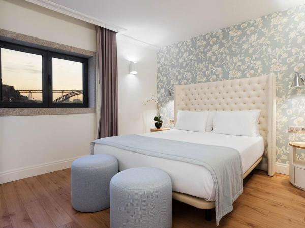 Eurostars Porto Douro : photo 1 de la chambre suite premium avec vue sur la rivière