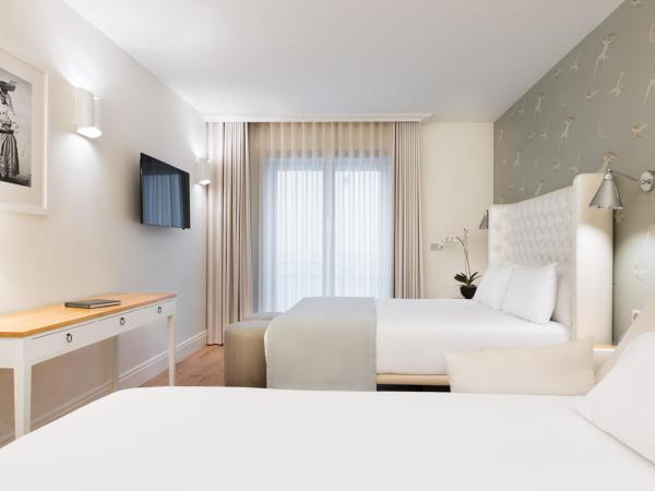 Eurostars Porto Douro : photo 3 de la chambre chambre supérieure avec canapé-lit