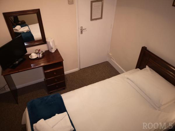 Westgate Hotel : photo 6 de la chambre chambre simple avec salle de bains commune