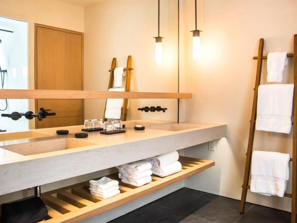 Nobu Hotel Los Cabos : photo 6 de la chambre hébergement lit king-size de luxe - vue sur océan