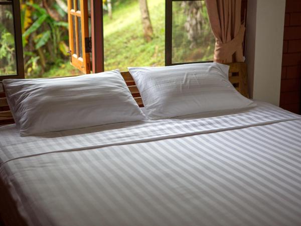 Saen Kam Resort : photo 4 de la chambre chambre 2 lits king-size