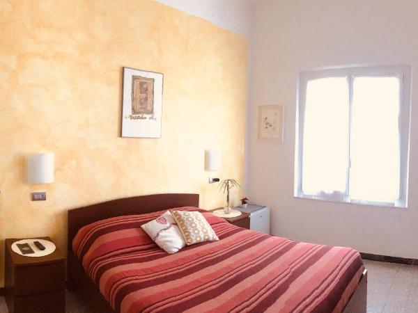 Levante Blu : photo 6 de la chambre chambre double avec salle de bains séparée