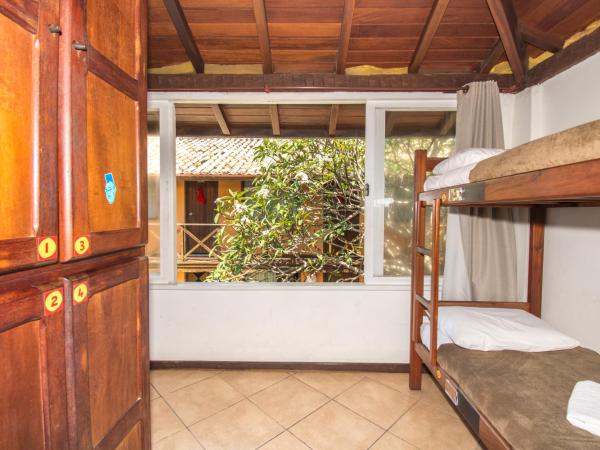 Bamboo Búzios Hostel : photo 4 de la chambre lit dans dortoir mixte de 8 lits