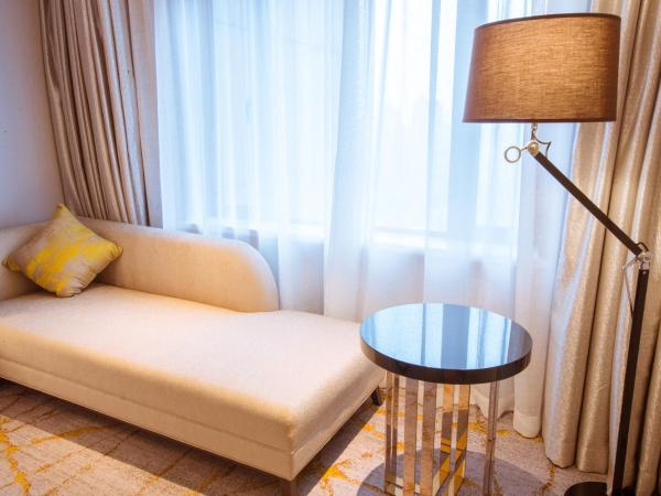 Golden Tulip Shanghai Hongqiao - A Louvre Hotel : photo 5 de la chambre chambre lit king-size exécutive