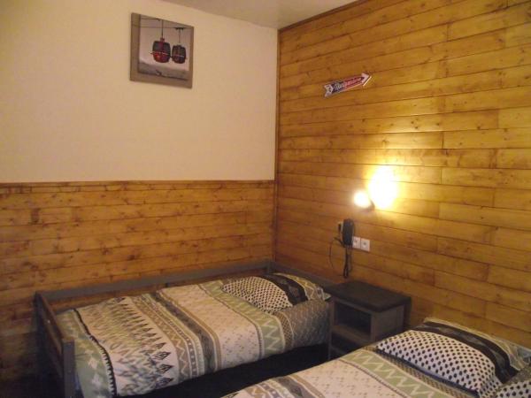 Hotel Valérie : photo 3 de la chambre chambre triple nord - vue sur montagne