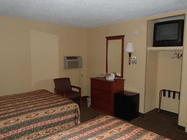 Royal Inn Of New Orleans : photo 2 de la chambre chambre avec 2 grands lits queen-size 