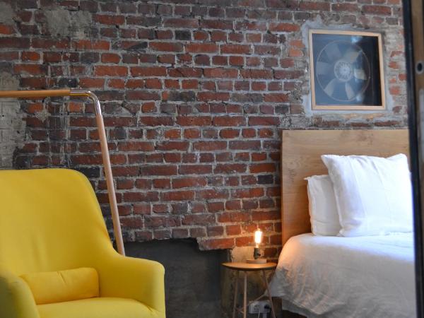 Chambre d'hôtes la Teinturerie : photo 8 de la chambre suite - vue sur jardin