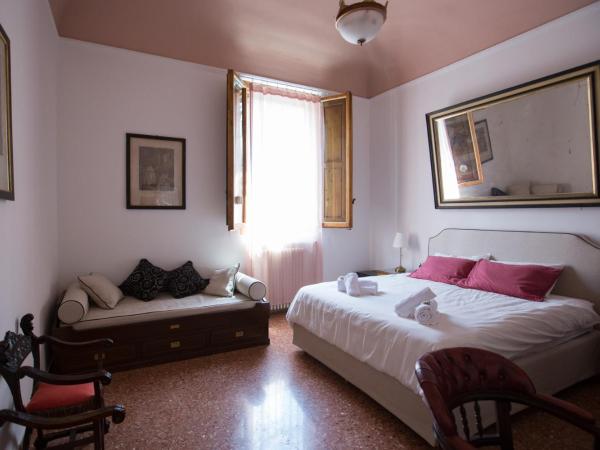 Baldovini Home Stay, Close to the city center : photo 5 de la chambre chambre deluxe