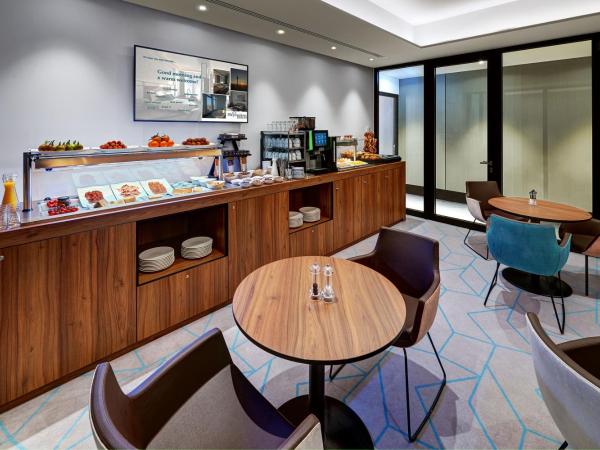 Park Inn by Radisson Berlin Alexanderplatz : photo 5 de la chambre suite ciel