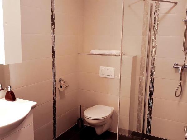 Filsdeger Royal Panzió : photo 6 de la chambre appartement avec balcon