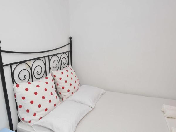 Paradisia Villas : photo 4 de la chambre appartement - vue sur piscine