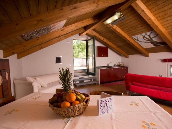 Agriturismo Villa Lupara : photo 4 de la chambre chambre familiale - vue sur mer