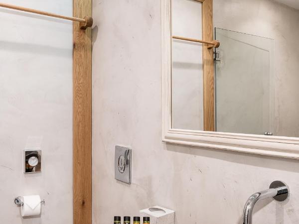 Hotel Off : photo 6 de la chambre chambre double ou lits jumeaux deluxe - vue sur ville