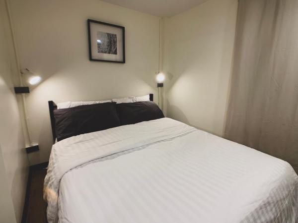 House 116 : photo 1 de la chambre chambre double avec salle de bains privative