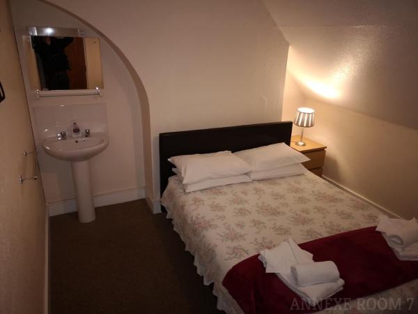 Westgate Hotel : photo 4 de la chambre chambre double annexe avec salle de bains commune