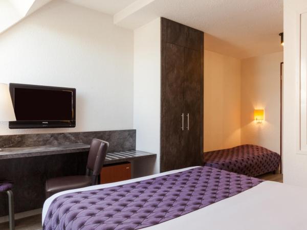 The Originals City, Hôtel Castel Burgond, Dijon Ouest : photo 1 de la chambre chambre triple (lit double + canapé-lit 1 personne)