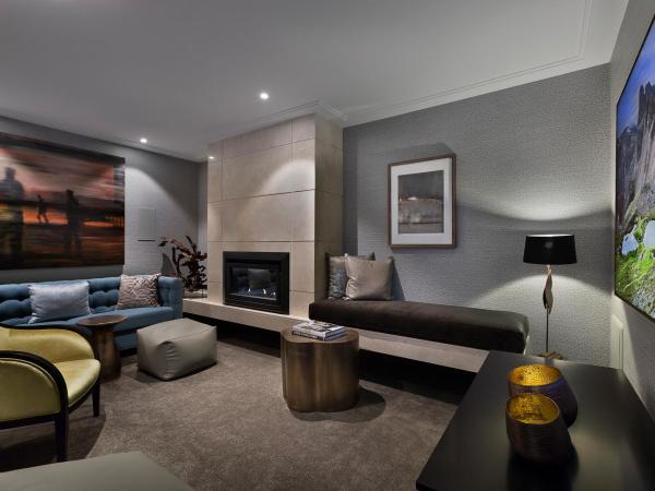 Sofitel Queenstown Hotel & Spa : photo 5 de la chambre penthouse no 10, 1 king bed, lake view, private theatre & outdoor hot tub