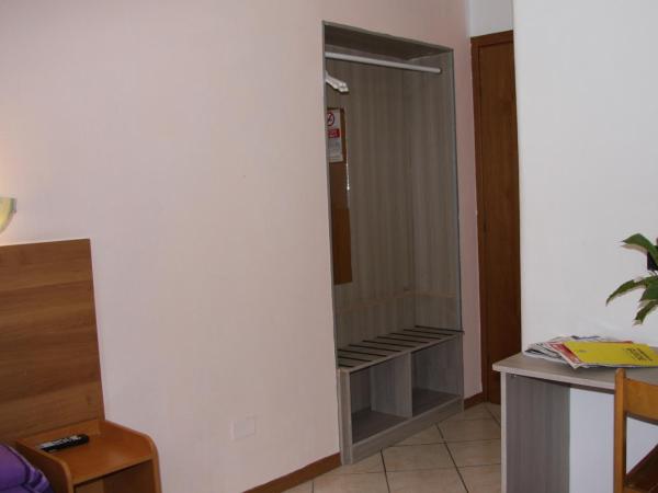 Hotel Adelchi : photo 3 de la chambre chambre simple