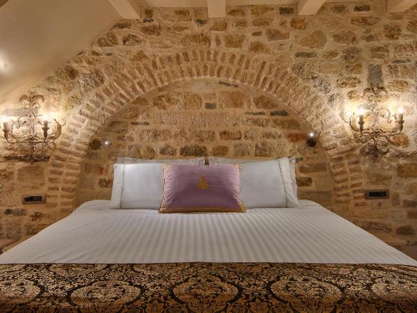 KAMARES Historic Boutique Hotel & Spa : photo 6 de la chambre chambre lit king-size deluxe