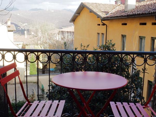 Bergamo Alta Guest House : photo 7 de la chambre studio avec balcon