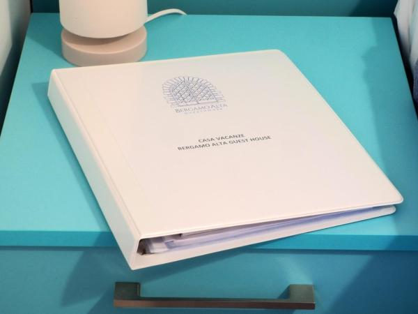 Bergamo Alta Guest House : photo 7 de la chambre chambre double ou lits jumeaux