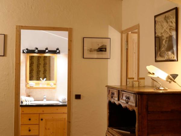 Hôtel 3 étoiles -Restaurant Le Pilatus Courchevel : photo 8 de la chambre appartement 2 chambres avec terrasse