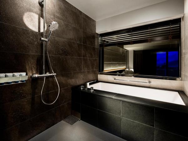 RIHGA Royal Hotel Kyoto : photo 3 de la chambre suite lits jumeaux avec accès à la piscine et à la salle de sport - etage standard - non-fumeurs