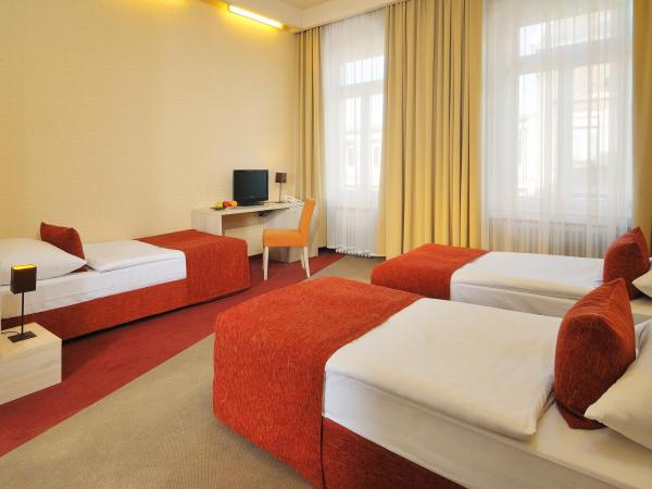 Star City Hotel : photo 3 de la chambre chambre triple