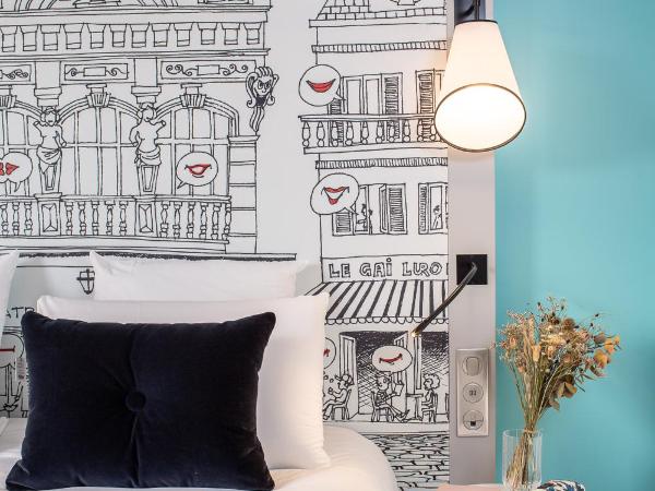 Hôtel Mercure Paris Centre Gare Montparnasse : photo 3 de la chambre chambre standard avec 1 lit double et 1 canapé-lit double