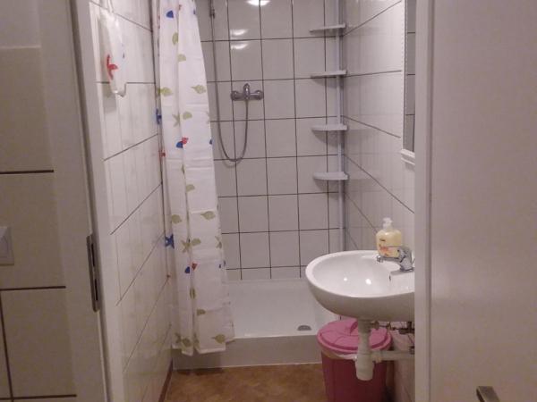 Living in the Box : photo 9 de la chambre petite chambre lits jumeaux