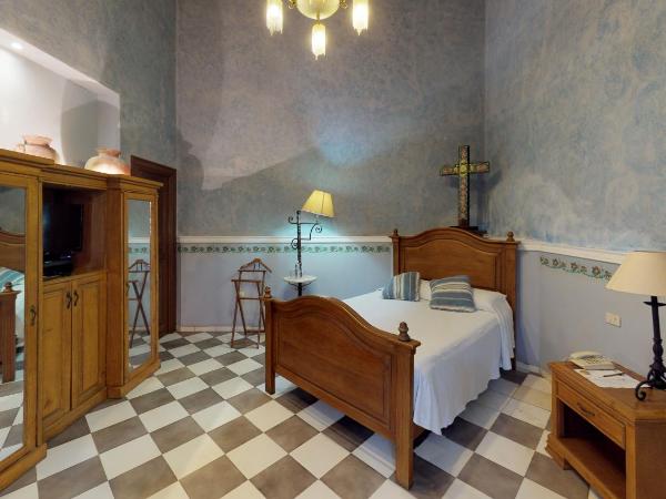 Hotel Boutique La Mision De Fray Diego : photo 9 de la chambre deluxe suite 1 double bed & garden view