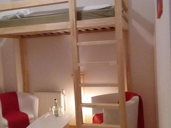 Living in the Box : photo 3 de la chambre petite chambre lits jumeaux