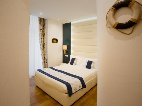 Atmosfere Guest House - Cinque Terre e La Spezia : photo 6 de la chambre chambre double - via roma 37