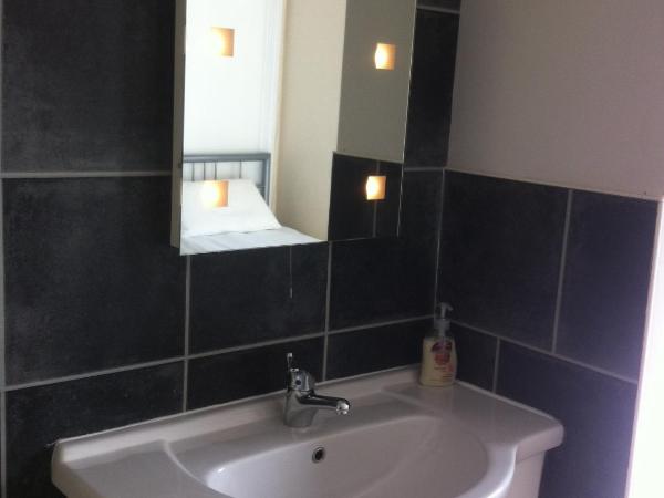 Boscombe Reef Hotel : photo 4 de la chambre chambre quadruple avec salle de bains privative - vue sur jardin