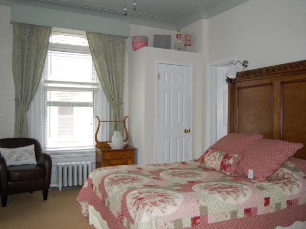 McGee's Inn : photo 1 de la chambre chambre familiale - 17