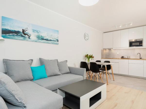 Apartamenty BLIŻEJ MORZA Siłownia i Taras Widokowy Kołobrzeg by Noclegi Renters : photo 8 de la chambre appartement avec balcon