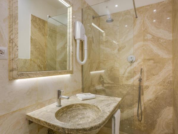 Albergo Chiusarelli : photo 2 de la chambre chambre double avec balcon