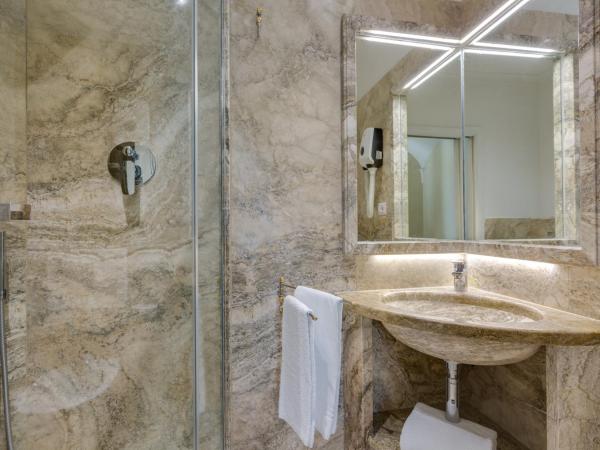 Albergo Chiusarelli : photo 3 de la chambre chambre double avec balcon