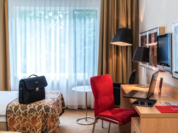 Hotel HP Park Poznań Malta Sport : photo 1 de la chambre chambre lits jumeaux - côté rue