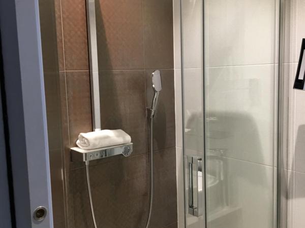 Hôtel Boutique Richelieu, Lyon Gare Part-Dieu : photo 9 de la chambre chambre lit king-size supérieure avec balcon