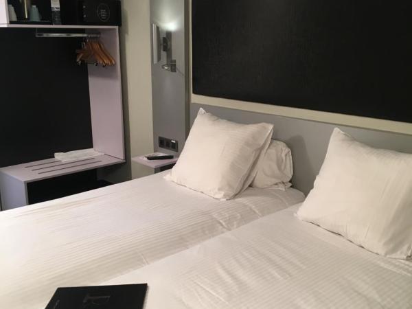 Hôtel Boutique Richelieu, Lyon Gare Part-Dieu : photo 2 de la chambre chambre double supérieure avec 2 lits simples et balcon