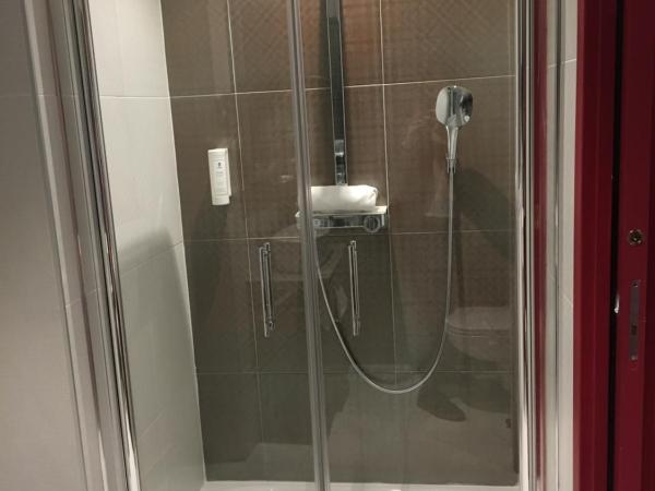 Hôtel Boutique Richelieu, Lyon Gare Part-Dieu : photo 4 de la chambre chambre lit king-size supérieure avec balcon