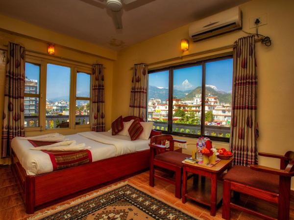 Hotel Grand Holiday : photo 3 de la chambre chambre double - vue sur montagne