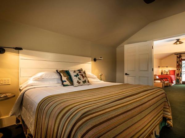 Hotel Broad Ripple : photo 4 de la chambre chambre familiale avec balcon